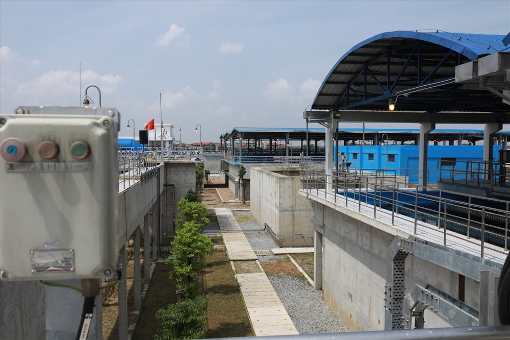 Nhà máy nước mặt Sông Đuống(Hà Nội) vừa đưa vào sử dụng có công suất giai đoạn 1 là 300.000m3/ngày đêm. Ảnh: HẢI NGUYỄN
