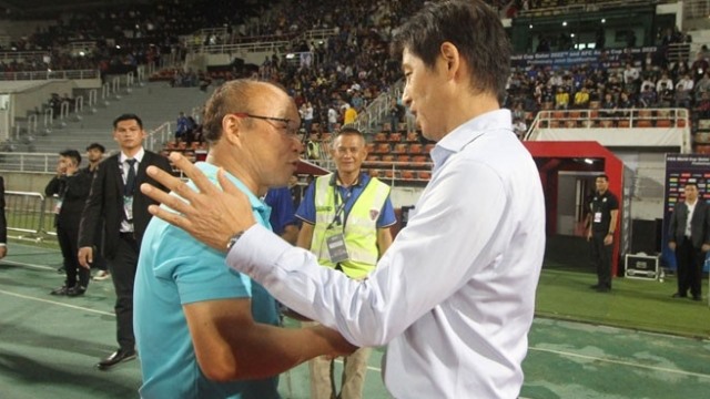 HLV Akira Nishino muốn đánh bại đội bóng của HLV Park Hang-seo ngay trên sân Mỹ Đình. Ảnh: Siam Sport