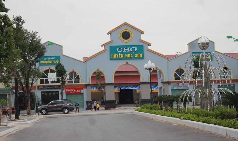 Chợ huyện Nga Sơn (Thanh Hoá) - điểm sáng trong đầu tư chợ nông thôn. Ảnh: Đào Nguyên.