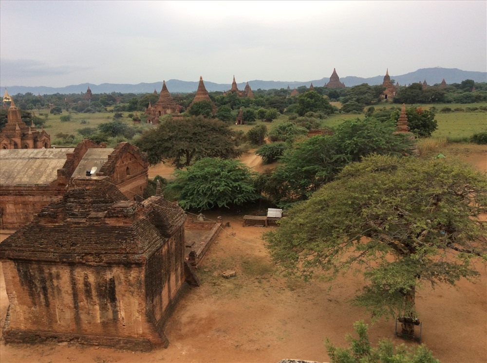 Với hơn hai ngàn ngôi tháp đa dạng kiến trúc, Bagan được ví không kém Angkor Wat, Borobudue... (Ảnh Trung Hiếu)