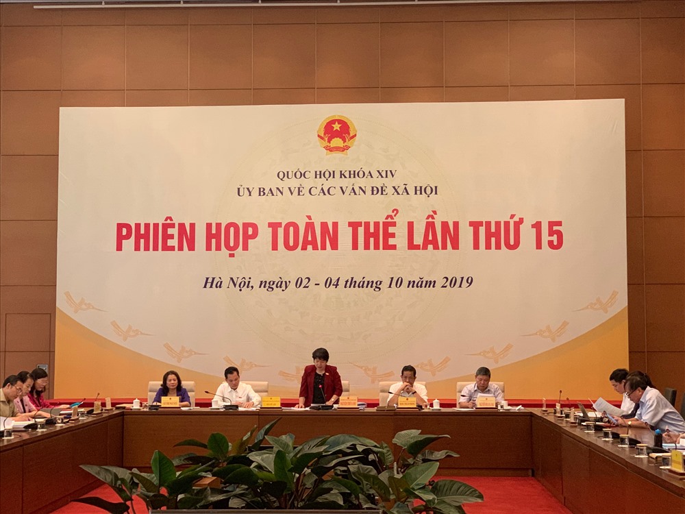 Chủ nhiệm Uỷ ban về các vấn đề xã hội của Quốc hội Nguyễn Thuý Anh phát biểu tại phiên họp. Ảnh: Thành Trung