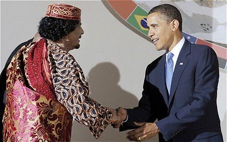 Cố Tổng thống Muammar Gaddafi và Tổng thống Barack Obama năm 2009. Ảnh: AFP/Getty Images