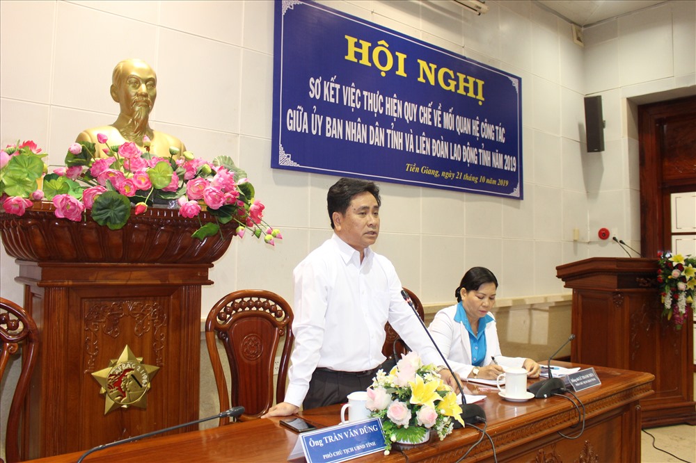 Phó Chủ tịch UBND tỉnh Tiền Giang - ông Trần Văn Dũng - phát biểu chỉ đạo hội nghị. Ảnh: K.Q