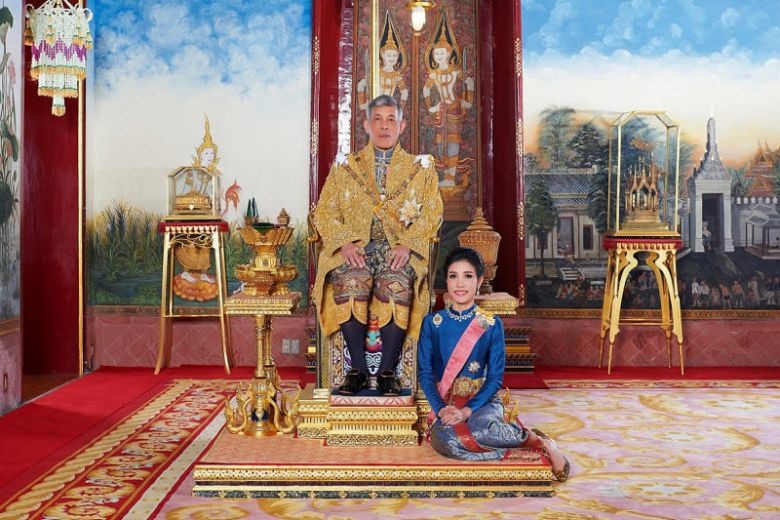 Ảnh nhà vua Thái Lan và Hoàng quý phi từng được đăng trên website hoàng gia. Ảnh: ST.