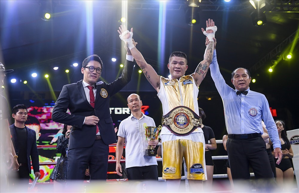 Trương Đình Hoàng giành đai WBA Đông Á. Ảnh: Sơn Tùng