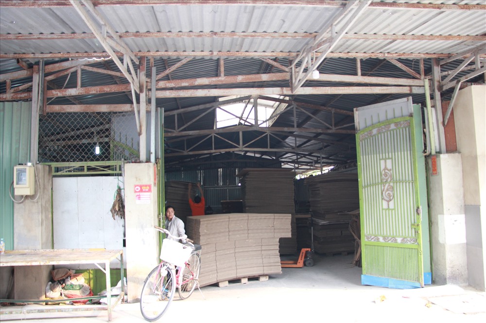 Trong đó công trình xưởng làm giấy của ông Thành xây dựng từ năm 2012 nhưng đến nay vẫn không bị xử lý.