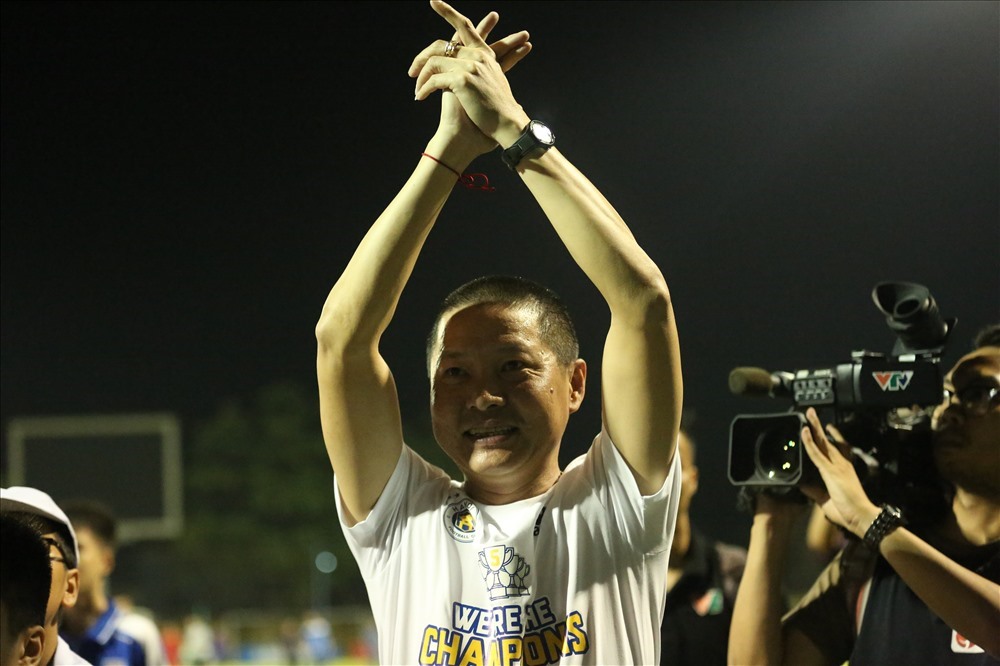 Sau chức vô địch V-League 2019, ông và các học trò sẽ còn trận đấu bán kết Cup Quốc Gia 2019 gặp TP Hồ Chí Minh. Đây là danh hiệu duy nhất đội bóng Thủ đô còn thiếu trong phòng truyền thống.
