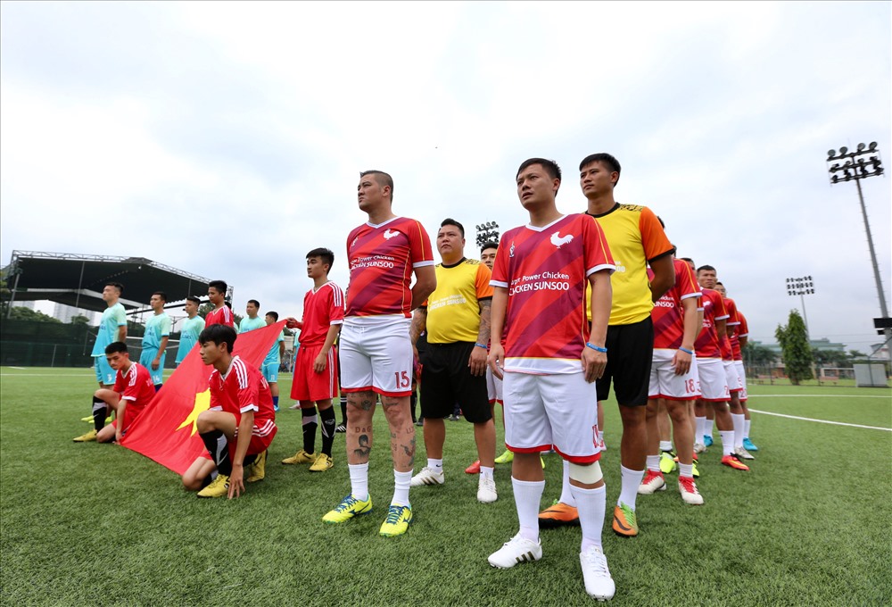 Trận đấu còn có sự góp mặt của Quả bóng vàng Việt Nam - Phạm Thành Lương và cựu tuyển thủ quốc gia Mạnh Dũng. Ảnh: Hải Đăng