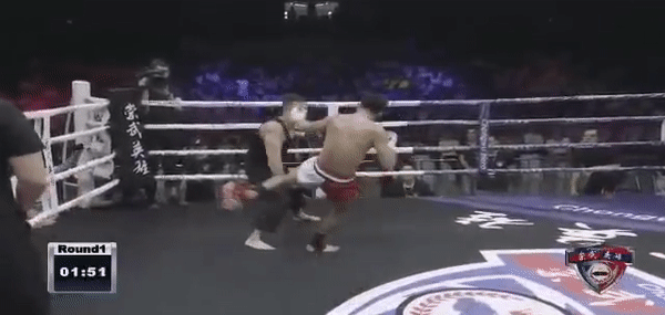 Đinh Hạo, đại diện võ truyền thống Trung Quốc, bị võ sỹ MMA knockout sau 72 giây
