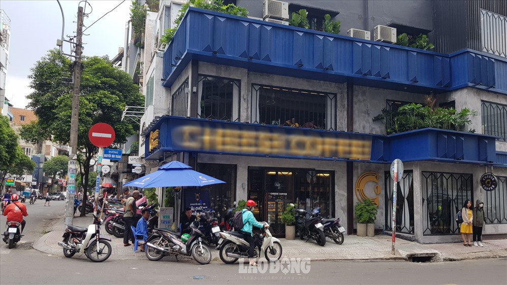 Quán Cơm Thố Cháy trên đường Nguyễn Văn Tráng cũng đã được thay tên, đổi chủ. Nhân viên cửa hàng mới cho biết, cửa hàng này đã kinh doanh được một tháng, tức trước thời gian bị các nhà cung cấp tố chậm trả công nợ.