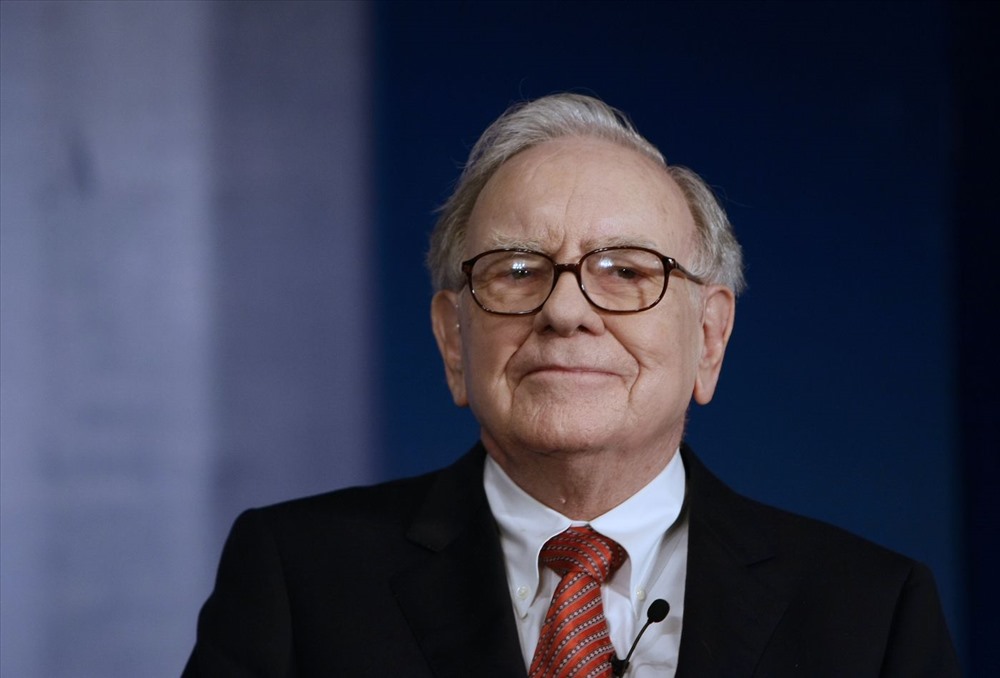 Phải đến tận năm 2008, ngôi vị người giàu nhất hành tinh mới đổi chủ. Nhà đầu tư huyền thoại Warren Buffett soán ngôi Bill Gates với khối tài sản 62 tỉ USD. Tuy nhiên, sau cuộc khủng hoảng tài chính thế giới, ông chủ Microsoft lại trở về vị trí số 1 vào năm 2009. Ảnh: CNBC