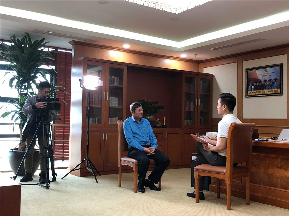 Phó Chủ tịch Tổng Liên đoàn Lao động Việt Nam trao đổi cùng phóng viên Báo Lao Động