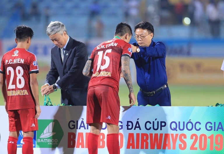 Sau khi giành ngôi á quân V.League 2019, đây là danh hiệu thứ 2 của thầy trò huấn luyện viên Chung Hae-seong.