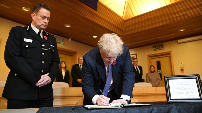 Thủ tướng Anh cam kết làm mọi thứ trong khả năng để tìm ra thủ phạm. Ảnh: Getty.