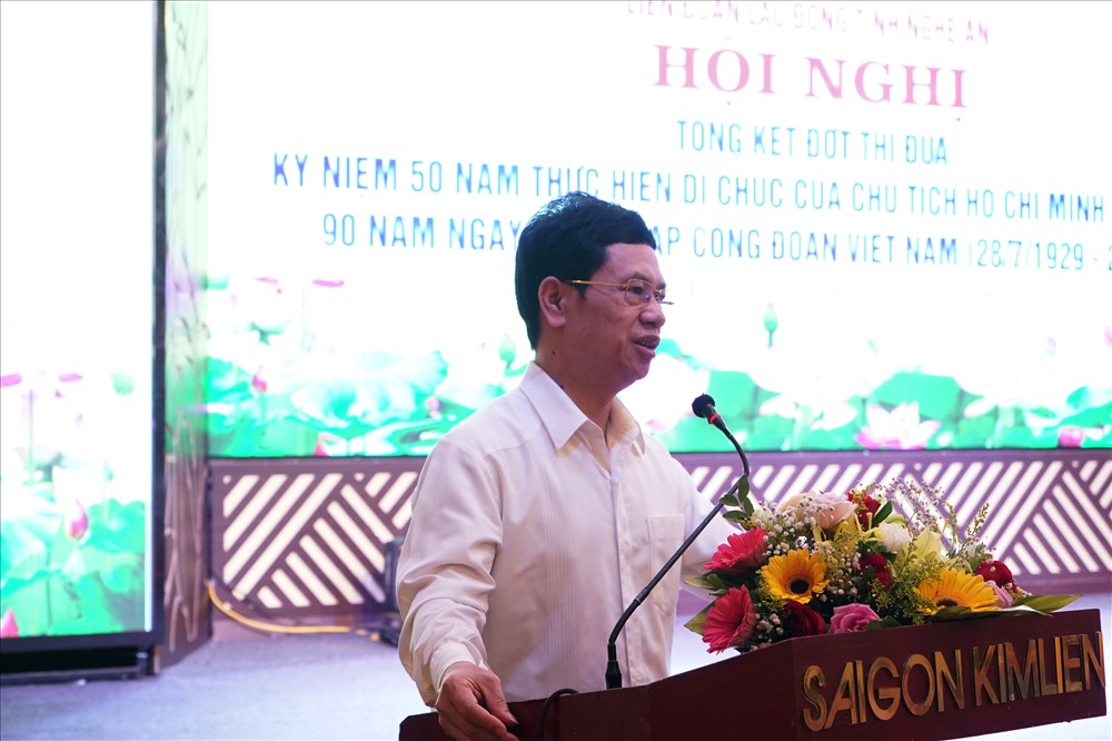 Ông Nguyễn Xuân Sơn - Phó Bí thư Tỉnh ủy - Chủ tịch HĐND tỉnh Nghệ An phát biểu tại hội nghị. Ảnh: QĐ