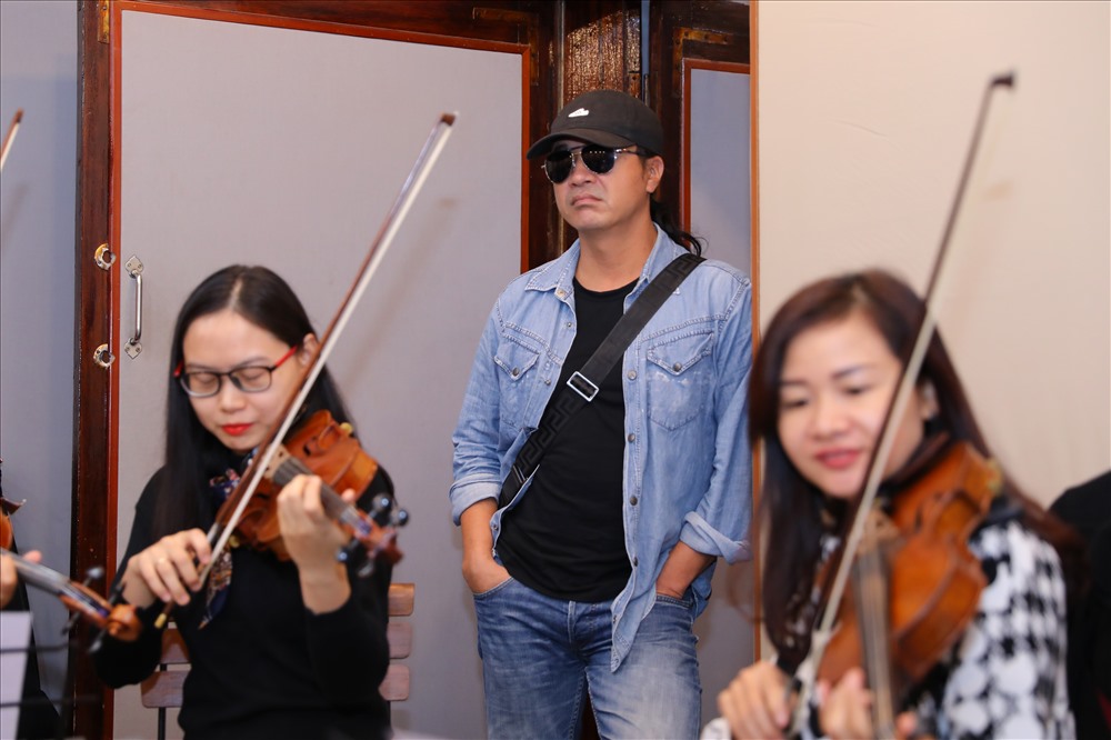 Nhạc sĩ Lê Minh Sơn đảm nhận vai trò cố vấn chương trình cho người bạn thân.