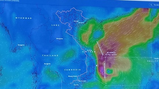 Hình ảnh bão số 5 Matmo trên biển Đông vào sáng 30.10. Ảnh: Hoàng Long.