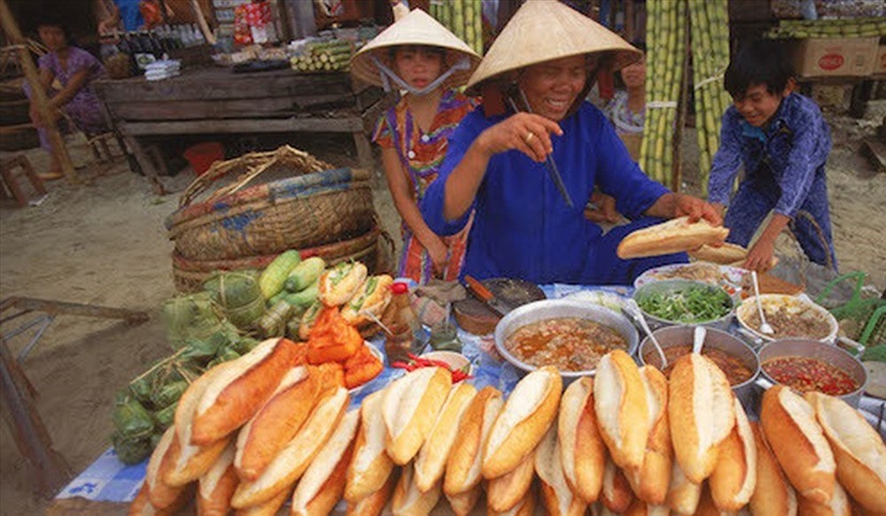 Bánh mì xuất hiện ở Việt Nam từ 130 năm trước. Ảnh: SCMP