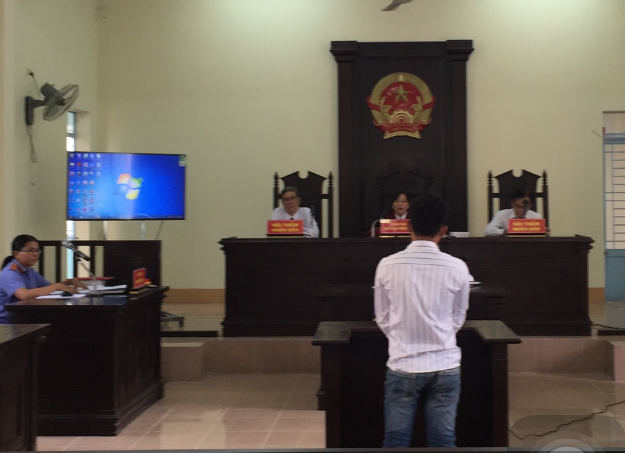 Bị cáo Trần Văn Nhẫn tại phiên tòa. Ảnh: VKSND huyện Thới Lai