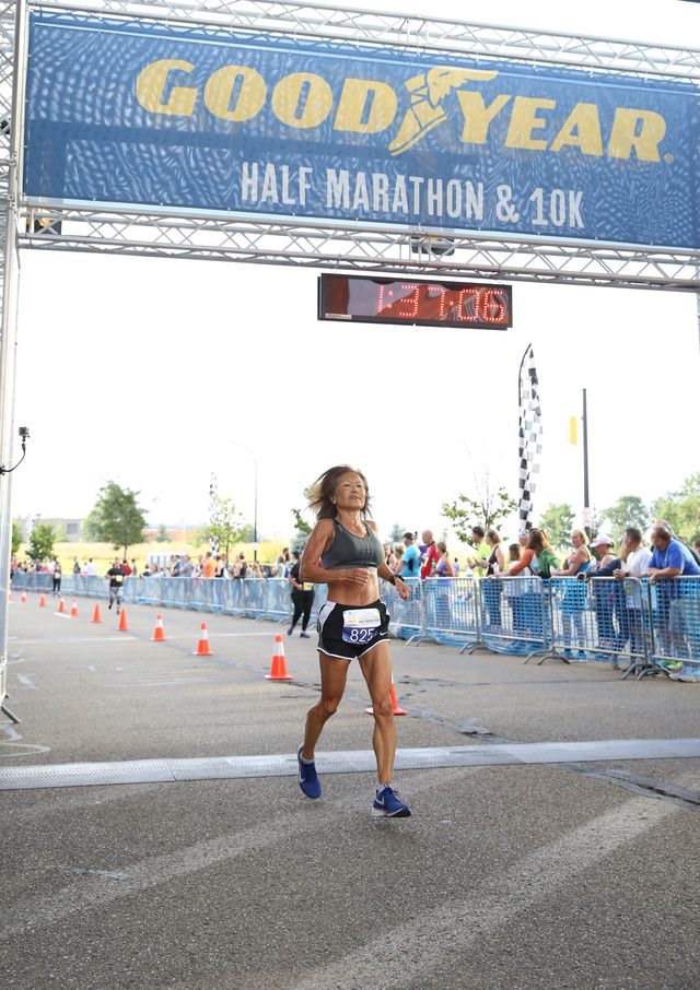 Bà Jeannie Rice lập kỷ lục thế giới chạy half marathon