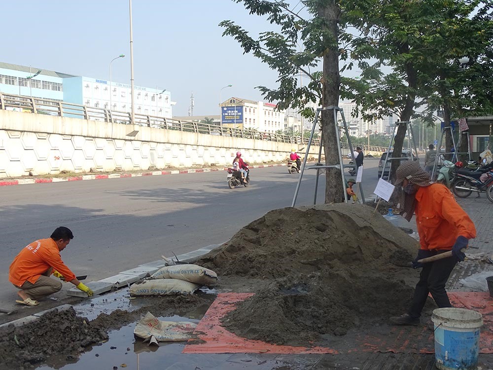 Theo như dự kiến, tuyến đường vành đai 3 bên dưới, đoạn Mai Dịch - Nam Thăng Long với tổng mức đầu từ 3.100 tỷ đồng sẽ được thông xe vào ngày 10.10 tới.