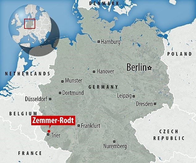 Máy bay rơi ở Zemmer, giữa thành phố Trier và căn cứ không quân Spangdahlem của không quân Mỹ ở phía bắc Đức. Ảnh: Mail.
