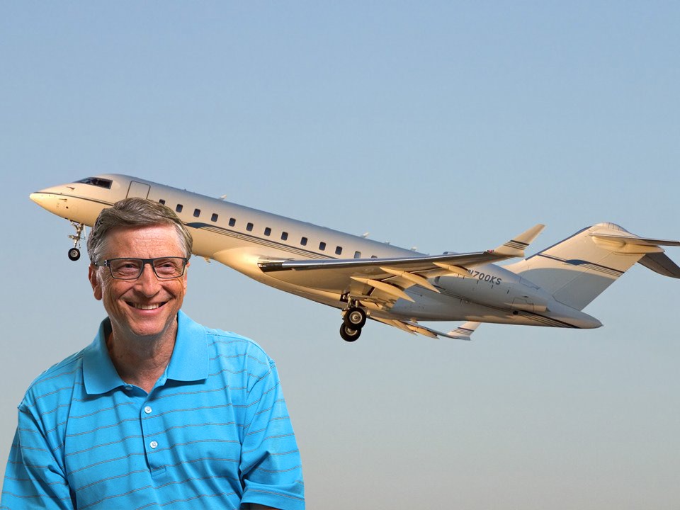 Nếu chi 1 triệu USD mỗi ngày, Bill Gates phải mất 285 năm nữa để tiêu hết số tài sản của ông. Trên thực tế Bill Gates nổi tiếng là tỉ phú chi tiêu hợp lý cho dù ông cũng từng vung tiền mua phi cơ riêng và một căn biệt thự ở Washington trị giá lên tới 125 triệu USD.