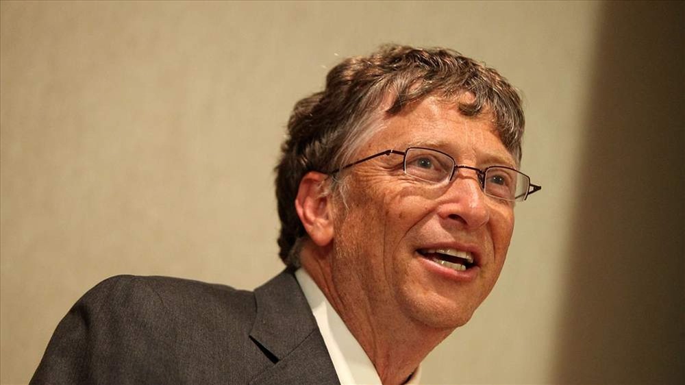 Bloomberg ước tính khối tài sản của Bill Gates có giá trị tương đương hơn 2 triệu kg vàng. Số tiền này cũng đủ mua 1,45 tỉ thùng dầu thô. Ảnh: Sky News