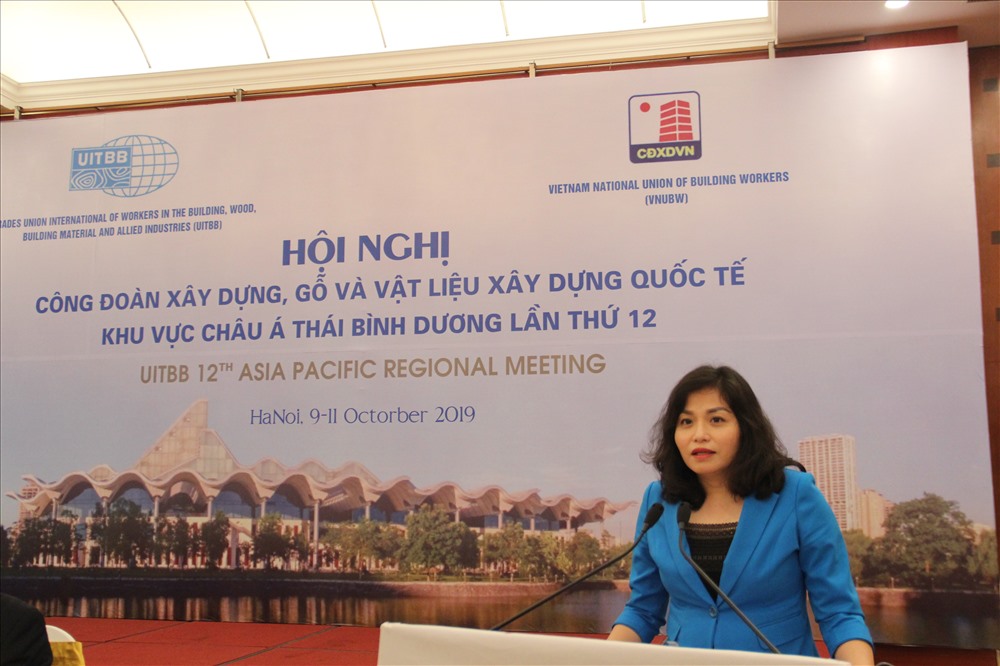 Đồng chí Thái Quỳnh Mai Dung, Trưởng ban Đối ngoại Tổng Liên đoàn Lao động Việt Nam phát biểu tại Hội nghị.