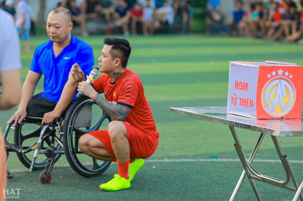 Nam ca sĩ Tuấn Hưng kêu gọi ủng hộ vận động viên khuyết tật Phạm Hồng Thức. Ảnh: Kevin Phạm.