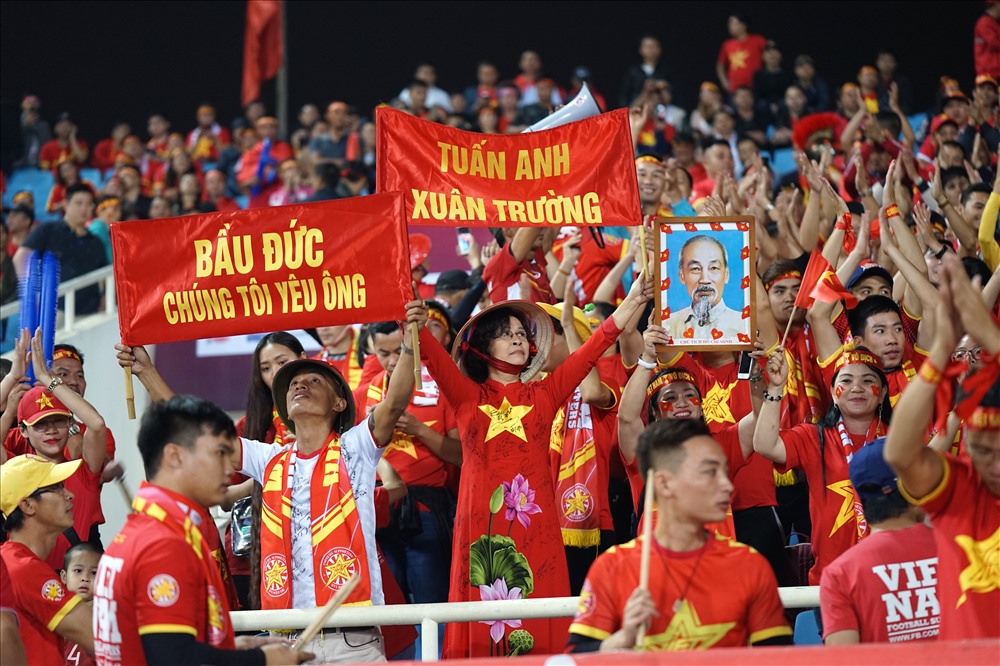 Cảm ơn huấn luyện viên Park Hang-seo và bầu Đức, những người đã mang đến cảm xúc thăng hoa cho bóng đá Việt Nam.