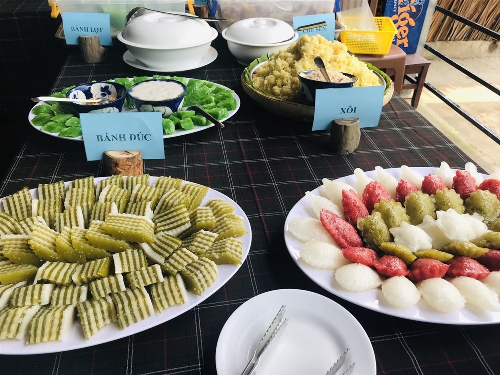 Những loại bánh dân gian đặc trưng của vùng đất Nam Bộ. Ảnh: Thành Nhân.