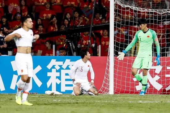 Trung Quốc nhận thất bại 1-2 trước Syria. Ảnh: Sina Sport