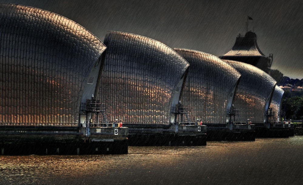 Bức ảnh “Barrier Rainstorm” (Bức tường mưa) của nhiếp ảnh gia Brian Michael Denton lọt vào vòng chung kết.