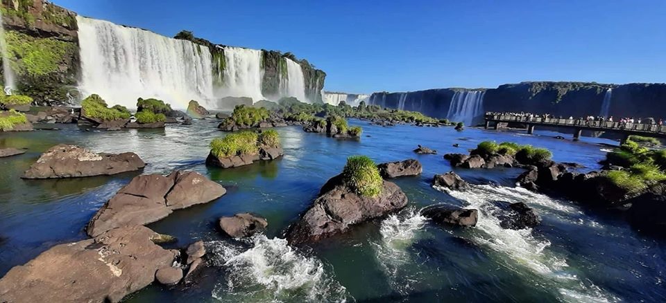 Vẻ đẹp kỳ vĩ và mơ màng của thác Iguazu, 1 trong 7 kỳ quan  thiên nhiên thế giới, nằm ở biên giới hai quốc gia Brazil và Argentina. Ảnh: Đỗ Doãn Hoàng