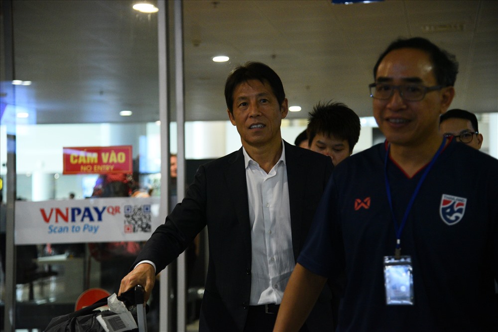 Huấn luyện viên Akira Nishino đang bị dư luận Thái Lan chỉ trích rất nhiều sau trận thua gặp Malaysia. Ảnh: NGỌC DIỆP