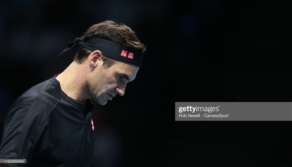 Federer bất lực trước đối thủ trẻ. Ảnh: Getty.