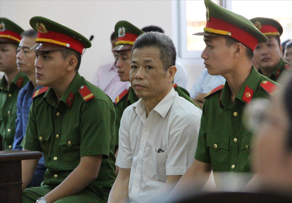 Bị cáo Nguyễn Hồng Khanh tai tòa.