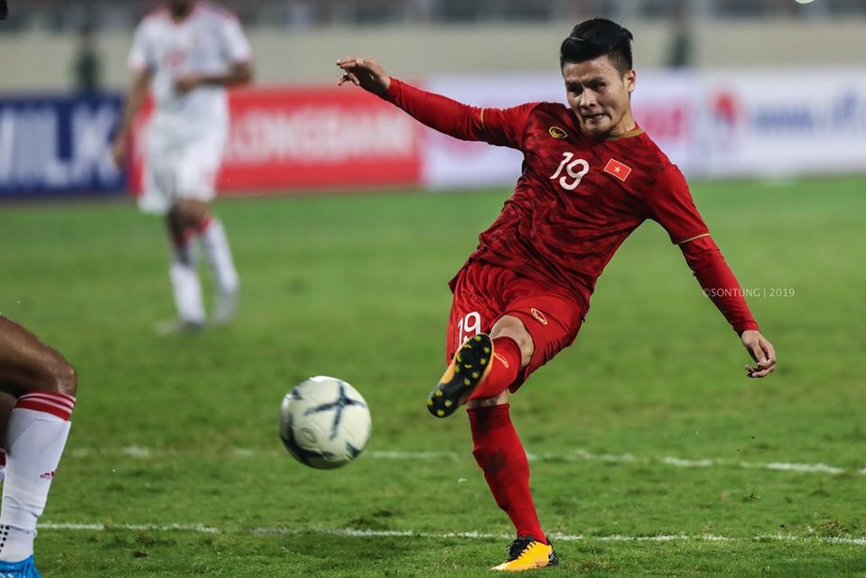 Người hâm mộ tin tưởng rằng đội tuyển Việt Nam sẽ chiến thắng trước đội tuyển Thái Lan. ảnh: Sơn Tùng