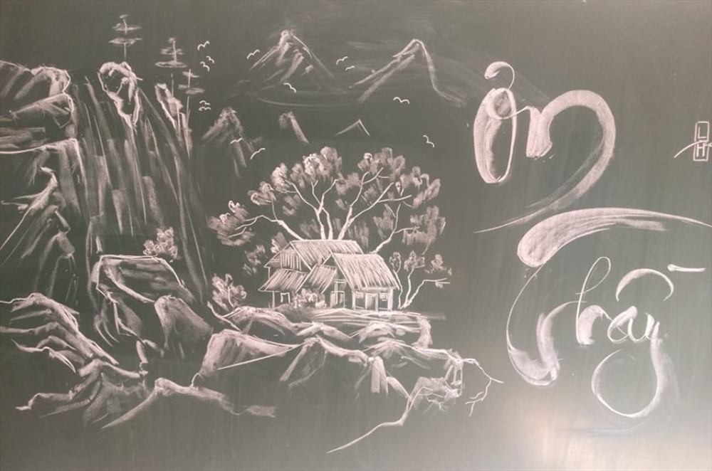 Ảnh Tranh vẽ bằng phấn trắng trên bảng đen của thầy giáo Thanh Hóa gây  bão mạng