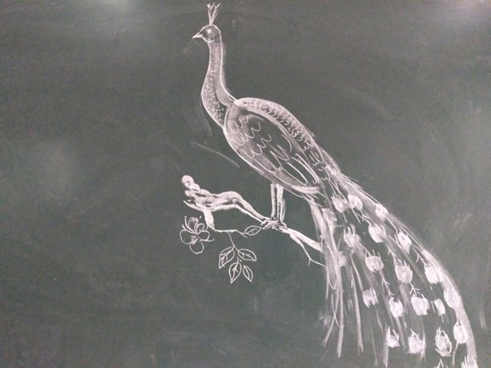 Thầy giáo 8X vẽ tranh bằng phấn trắng trên bảng đen  Báo Dân trí