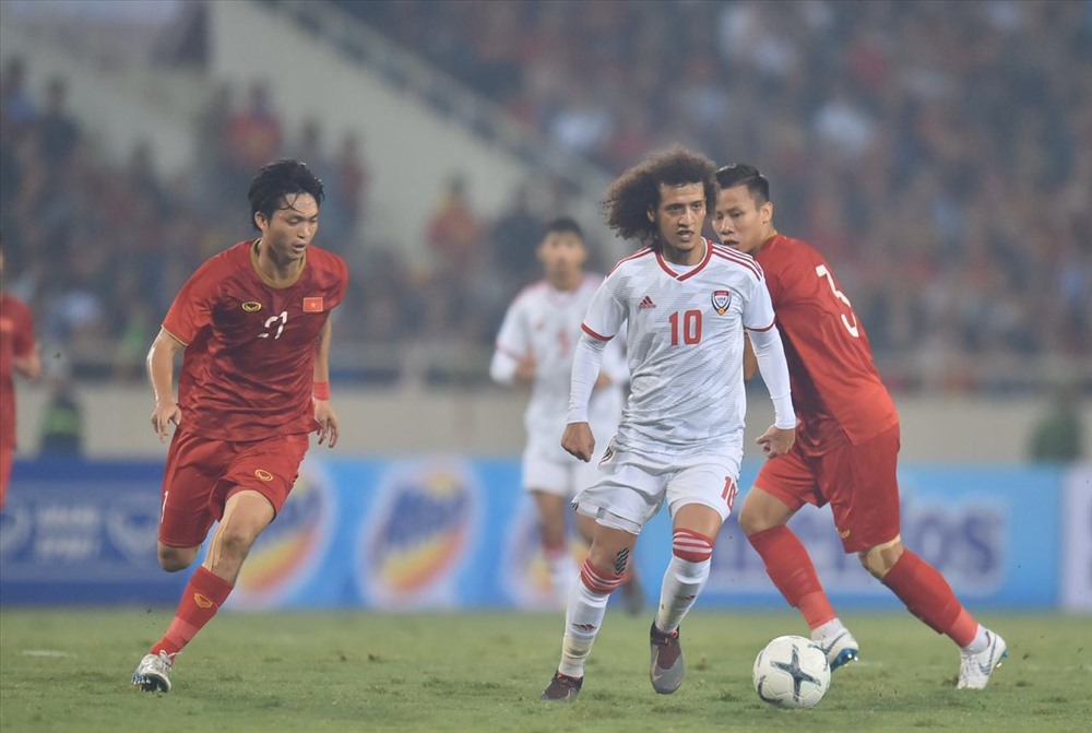 Tuấn Anh với màn trình diễn “điểm 10” trước UAE giờ sẽ đảm nhận vai trò khóa chặt “Messi Thái” Chanathip Songkrasin. Ảnh: UAEFA