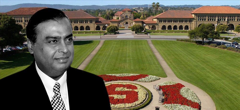 Sau khi tốt nghiệp chương trình MBA của đại học danh giá Stanford, Mukesh trở về dưới trướng gia đình, dần dần tiếp nhận công việc kinh doanh. Mukesh là người đưa Reliance vào lĩnh vực tinh chế hóa dầu vào những năm 90 của thập kỷ 20 và giành quyền thống trị lĩnh vực viễn thông bán lẻ của Ấn Độ vào đầu những năm 2000. Ảnh: ST