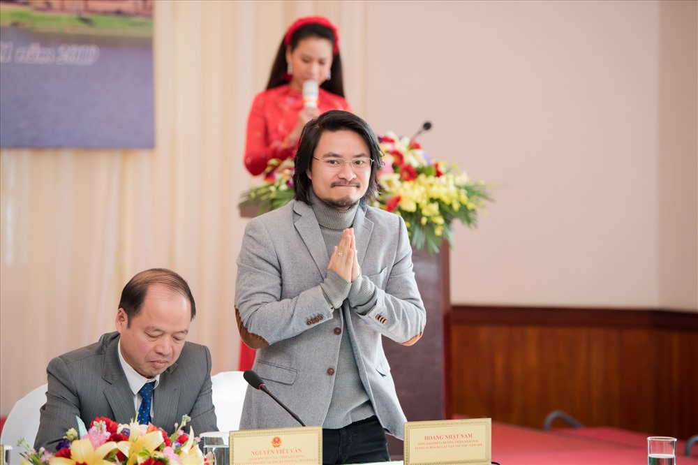 Tổng đạo diễn Hoàng Nhật Nam hứa hẹn sẽ đem đến sự mới mẻ cho Festival Hoa Đà Lạt. Ảnh: Vũ Toàn.
