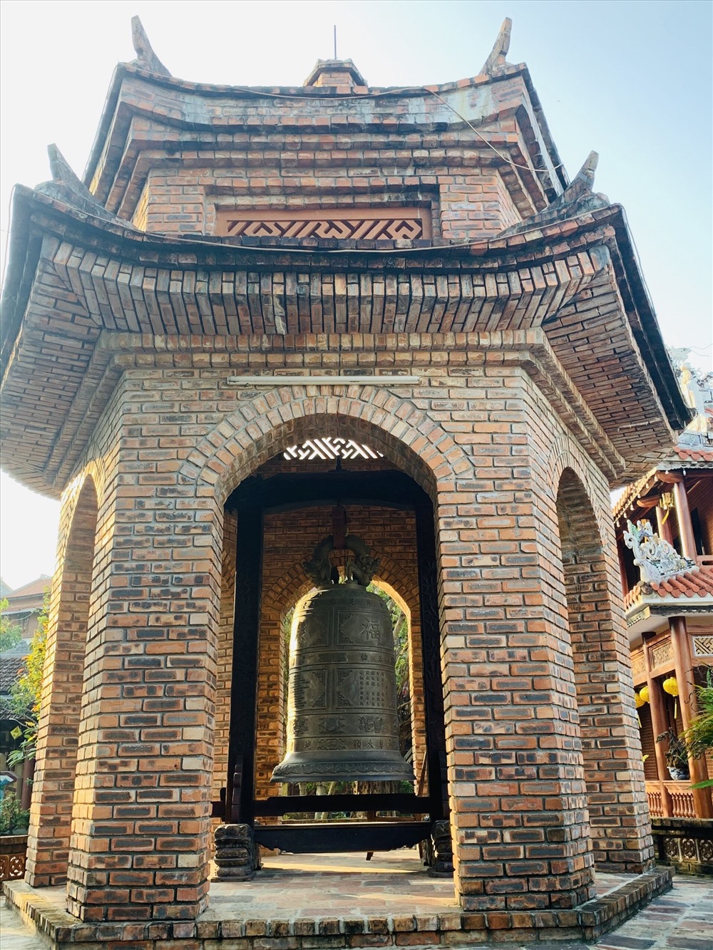 Tháp chuông ở chùa Phước Duyên. Ảnh: TT.