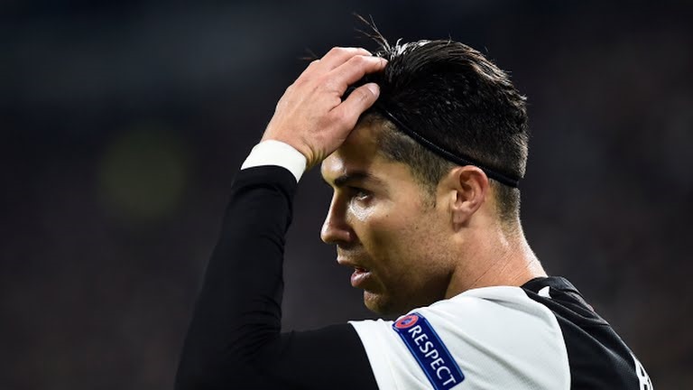 Ronaldo không có được thể lực tốt nhất. Ảnh: Reuters.