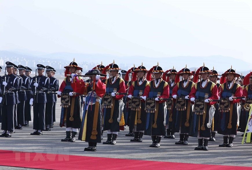 Nghi lễ đón Thủ tướng Nguyễn Xuân Phúc và Phu nhân. Ảnh: TTXVN