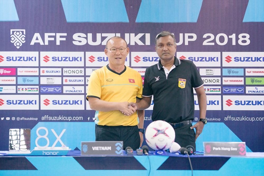 Lần gần nhất HLV Park Hang-seo chạm trán ông Sundramoorthy là tại vòng bảng AFF Cup 2018. Ảnh: AFF