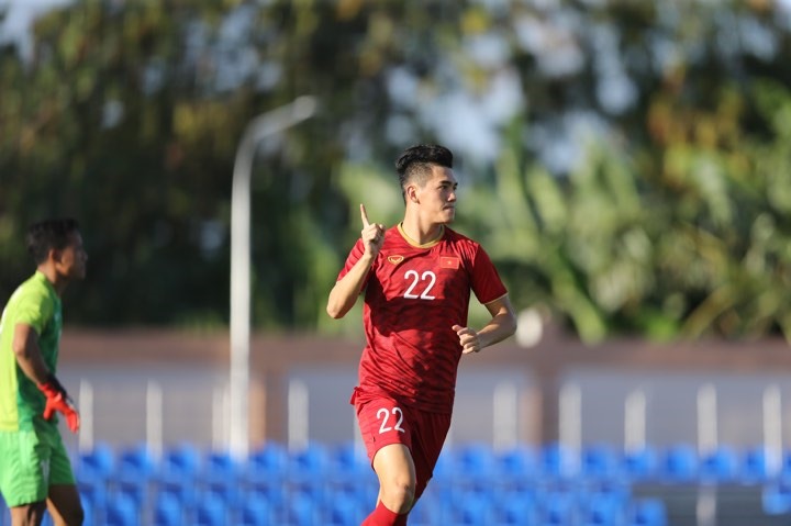 Tiến Linh đã lập hat-trick trong trận đấu với U22 Lào. Ảnh: D.P
