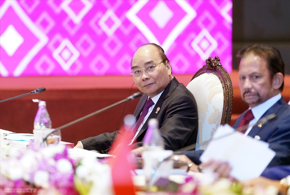 Thủ tướng Nguyễn Xuân Phúc dự Hội nghị Cấp cao ASEAN - Ấn Độ lần thứ 16. Ảnh: VGP.